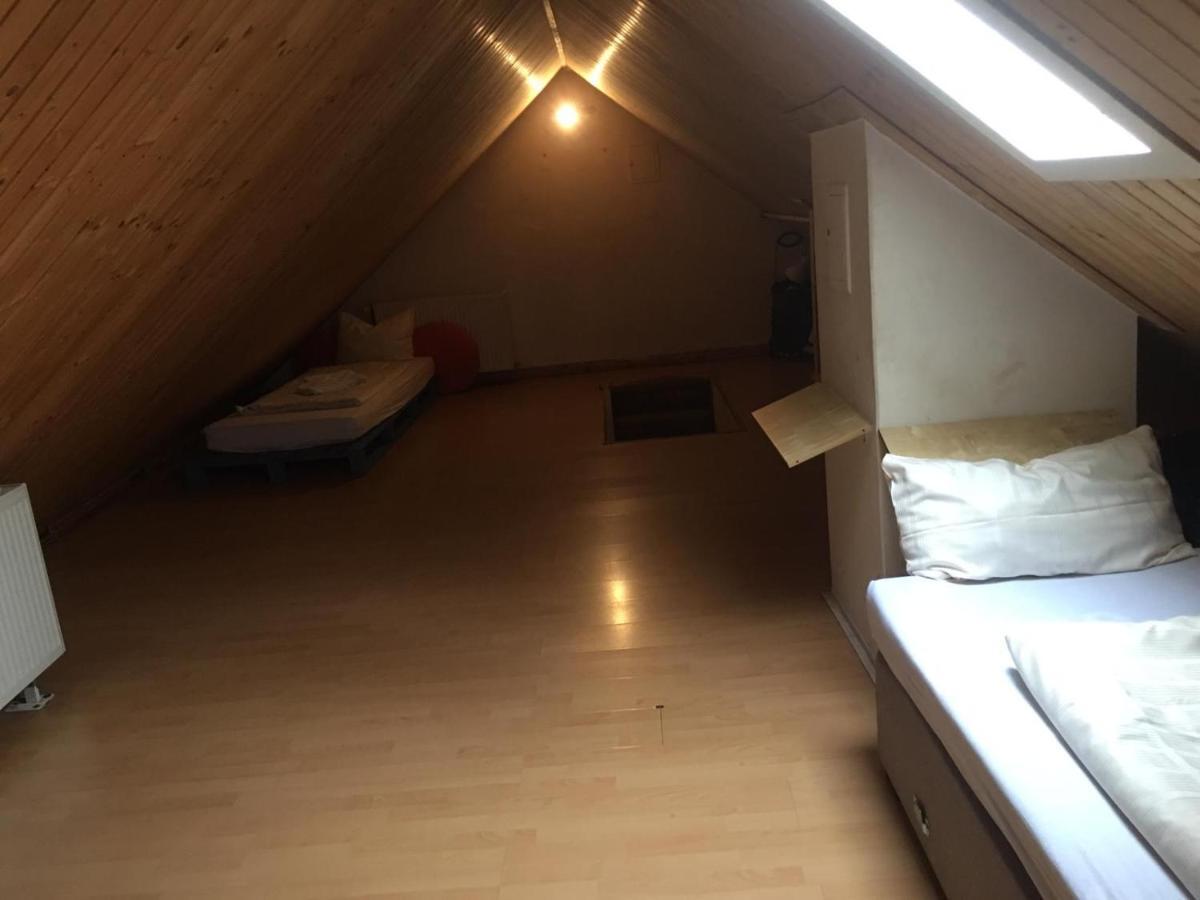 Zimmer Im Dachgeschoss Kaiserslautern Zewnętrze zdjęcie