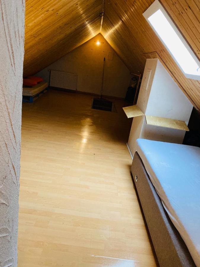 Zimmer Im Dachgeschoss Kaiserslautern Zewnętrze zdjęcie